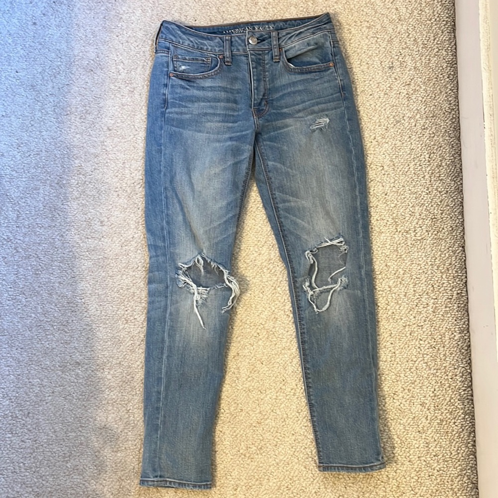 American Eagle Light Wash Tomgirl Jeans